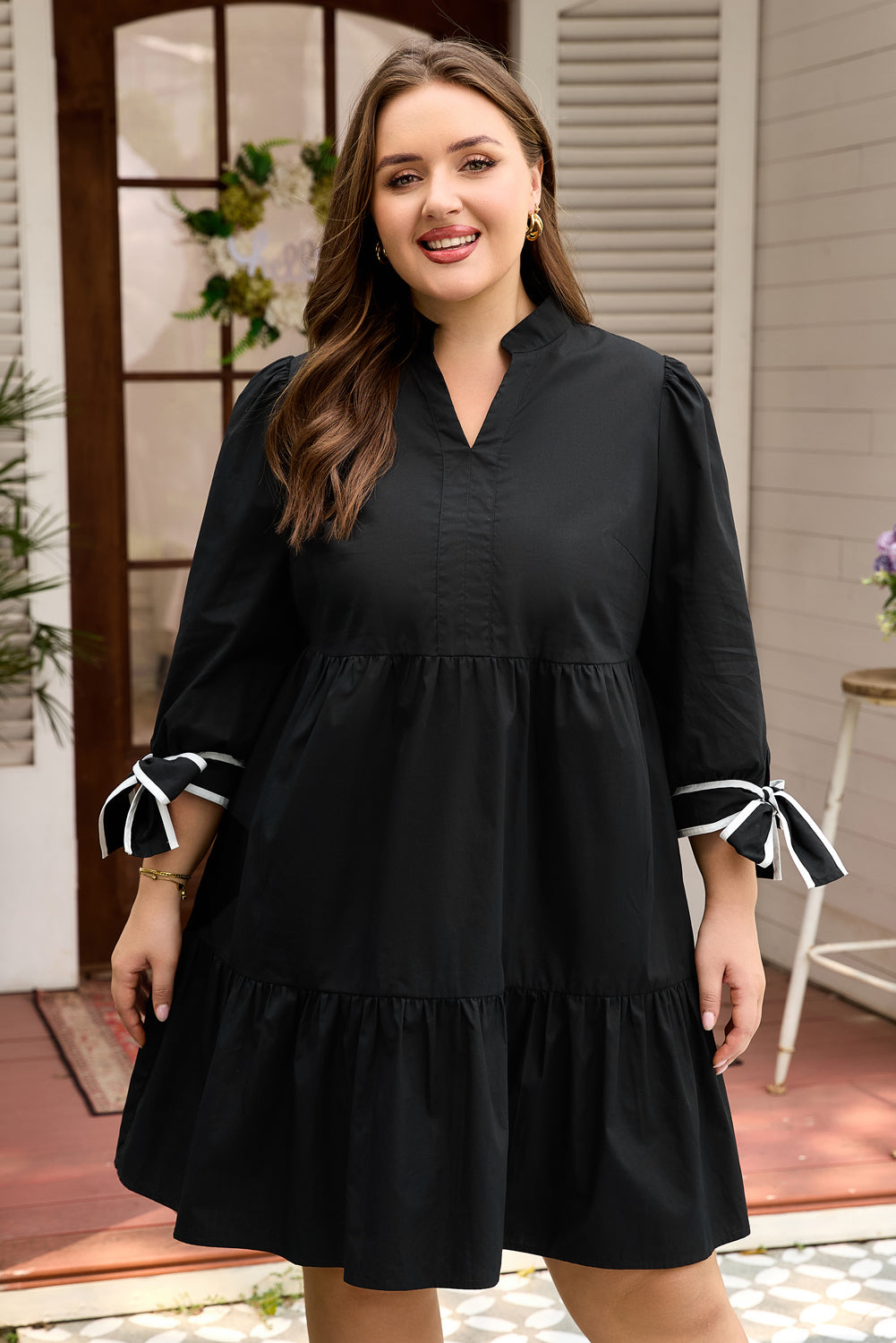 Black Contrast Trim Knot Cuffs Plus Size V Neck Mini Dress