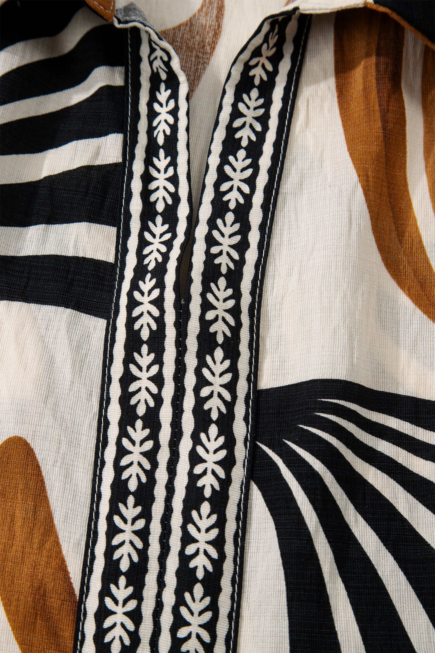 White Plus Size Abstract Print Contrast Collar Split Neck Shift Long Dress