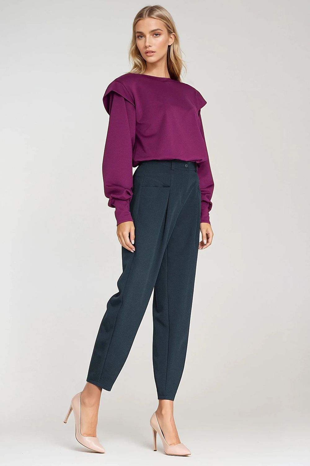  Women trousers model 218896 Nife 